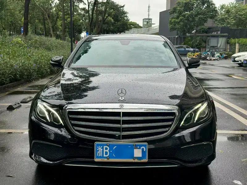 Mercedes-Benz E-Class 2019 E 300 L Fashion Edition — миниатюра 2