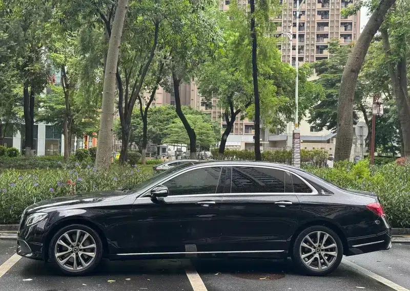 Mercedes-Benz E-Class 2019 E 300 L Fashion Edition — миниатюра 3