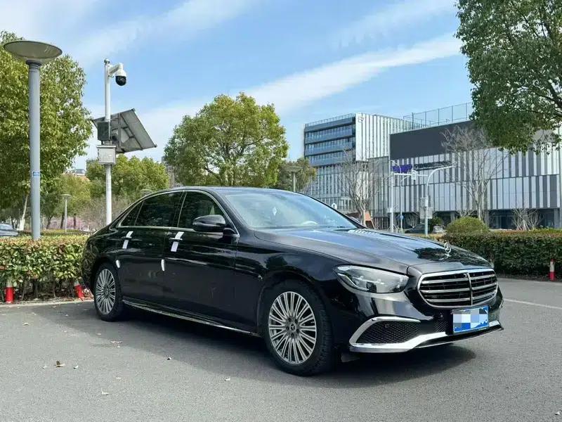 Mercedes-Benz E-Class 2023 Facelift E 300 L Luxury Sedan — миниатюра 3