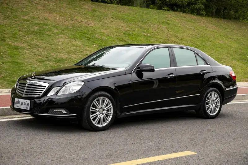 Mercedes-Benz E-Class 2010 E 300 L Fashion Edition — миниатюра 1