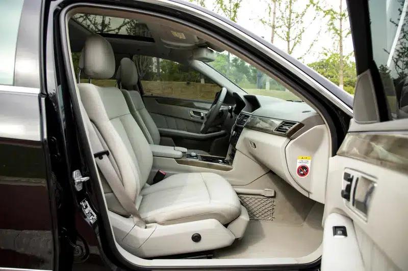 Mercedes-Benz E-Class 2010 E 300 L Fashion Edition — миниатюра 14