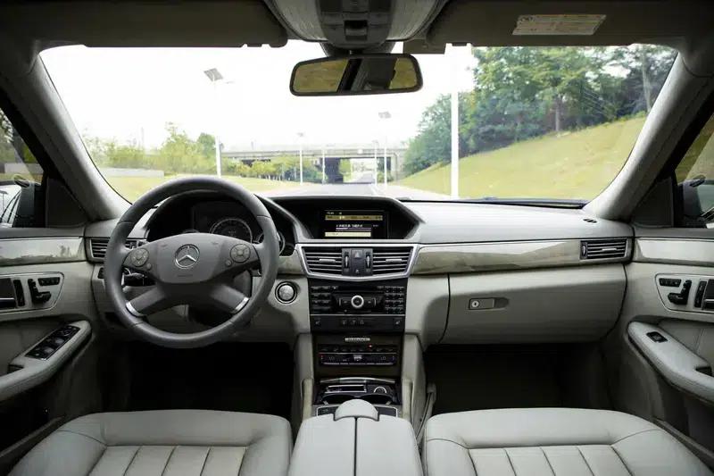 Mercedes-Benz E-Class 2010 E 300 L Fashion Edition — миниатюра 18