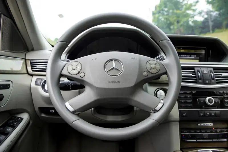 Mercedes-Benz E-Class 2010 E 300 L Fashion Edition — миниатюра 20