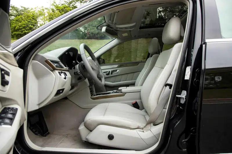 Mercedes-Benz E-Class 2010 E 300 L Fashion Edition — миниатюра 25