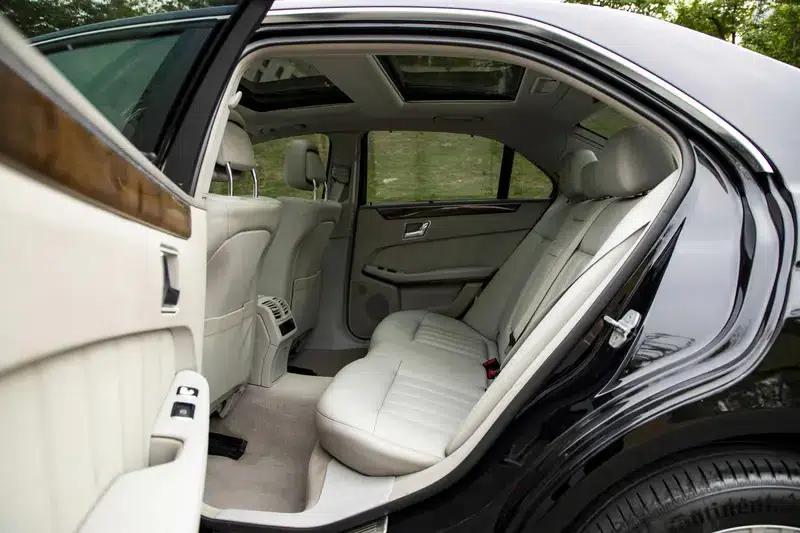 Mercedes-Benz E-Class 2010 E 300 L Fashion Edition — миниатюра 26