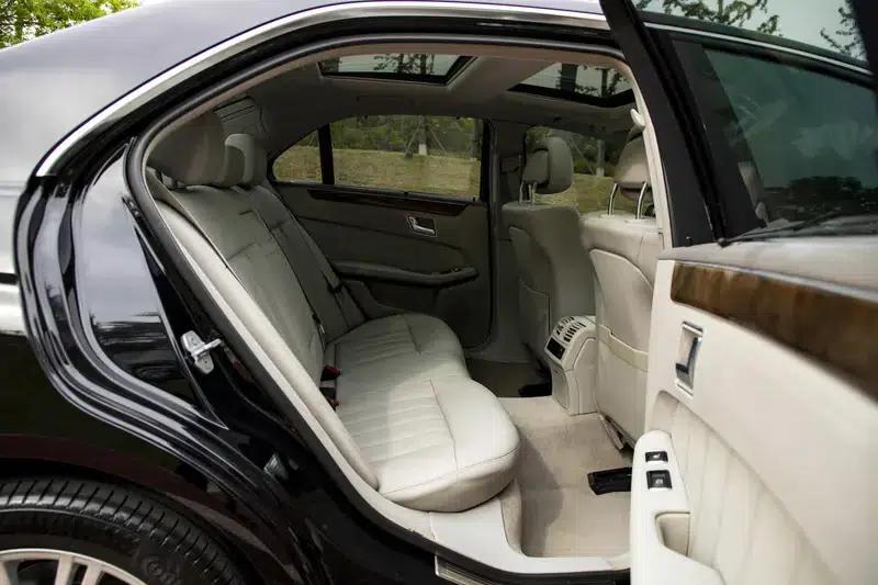 Mercedes-Benz E-Class 2010 E 300 L Fashion Edition — миниатюра 29