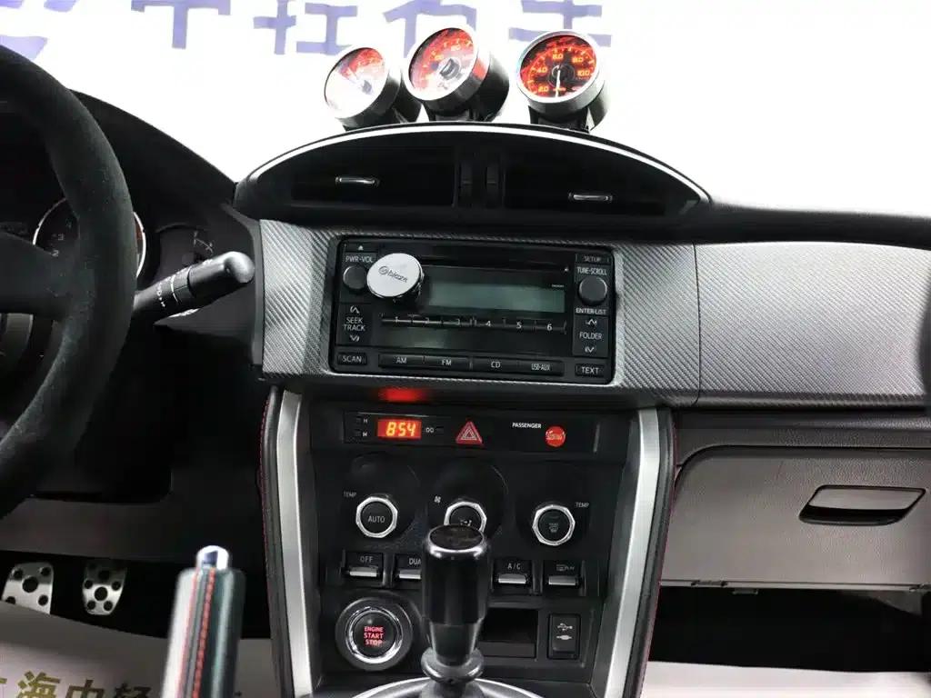 Subaru BRZ 2015 2.0i Manual — миниатюра 16