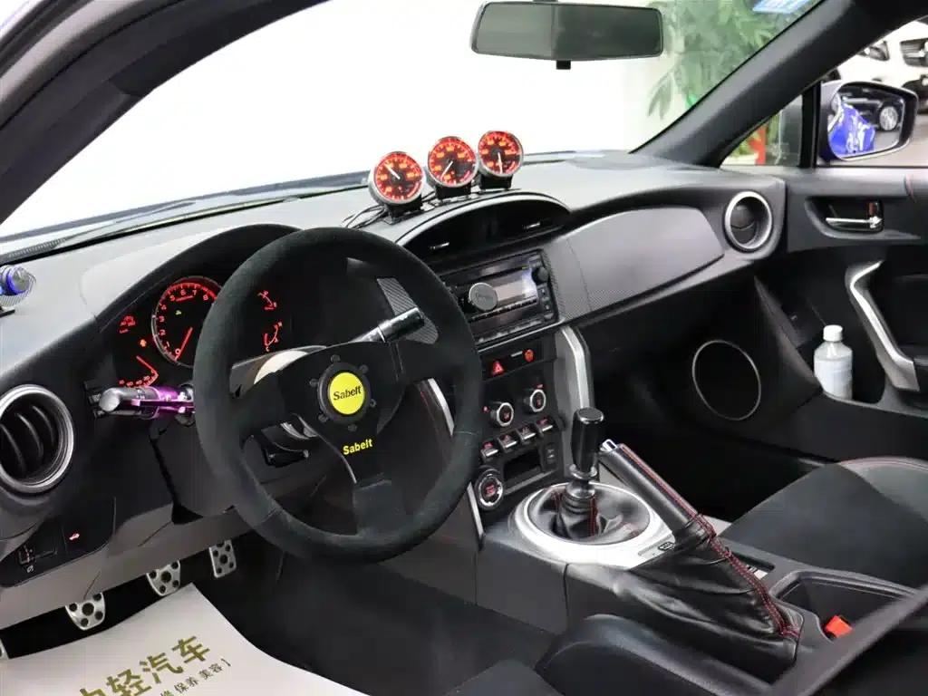 Subaru BRZ 2015 2.0i Manual — миниатюра 9