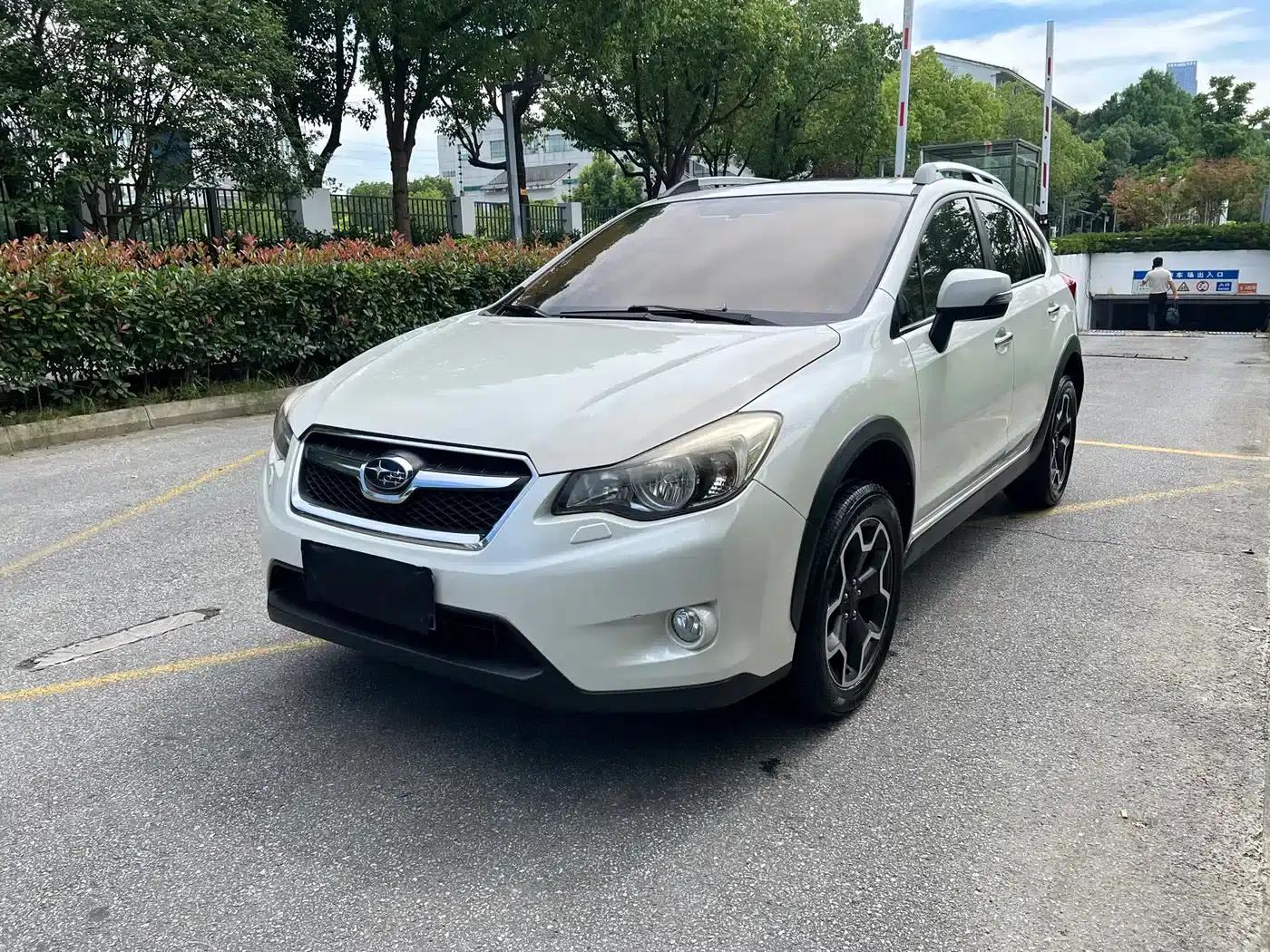Subaru XV 2014 2.0i Luxury Edition — миниатюра 1