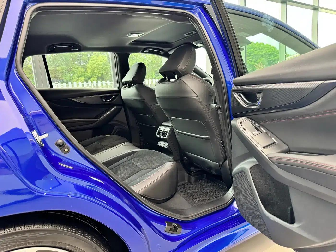 Subaru WRX 2025 2.4T CVT Wagon tS EyeSight — миниатюра 8