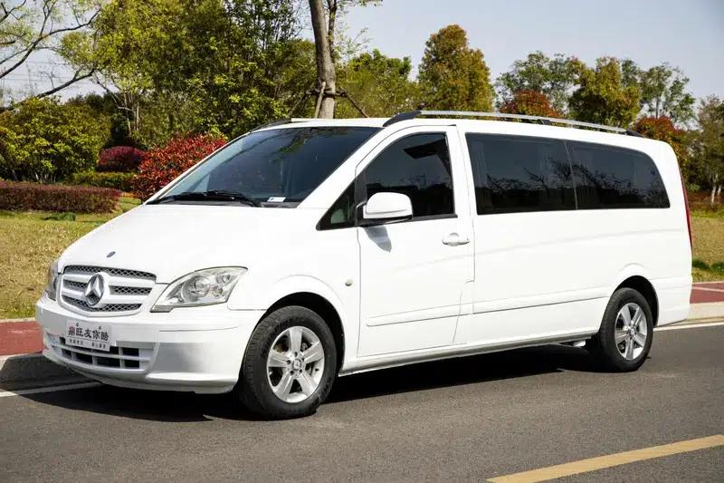2011 Nissan Vito 2.5L Business Edition — миниатюра 1
