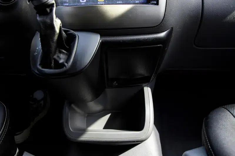 2011 Nissan Vito 2.5L Business Edition — миниатюра 19