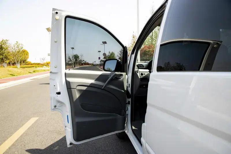 2011 Nissan Vito 2.5L Business Edition — миниатюра 28