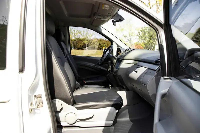 2011 Nissan Vito 2.5L Business Edition — миниатюра 29