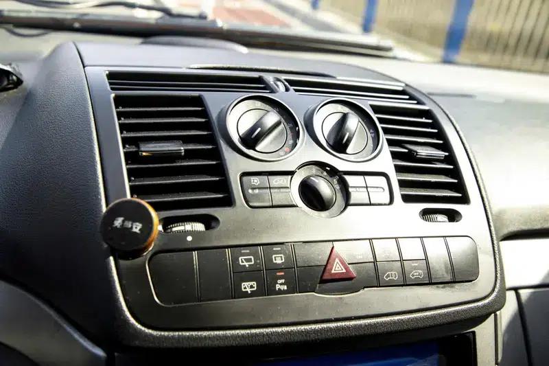 2011 Nissan Vito 2.5L Business Edition — миниатюра 10