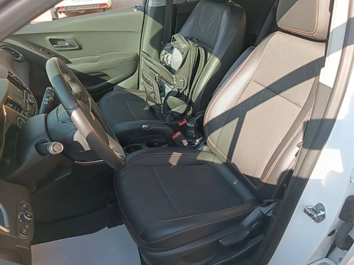 Chevrolet Trax 2018 330T Automatic Two-Wheel Drive Luxury Model — миниатюра 17