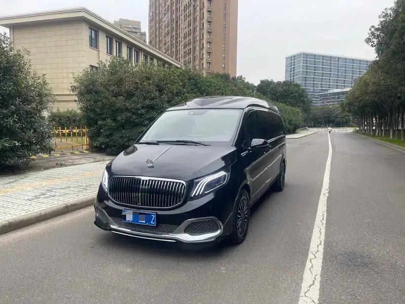 Mercedes-Benz V-Class 2018 V 260 L Premium Extended Edition (China VI Emission Standard) — миниатюра 1