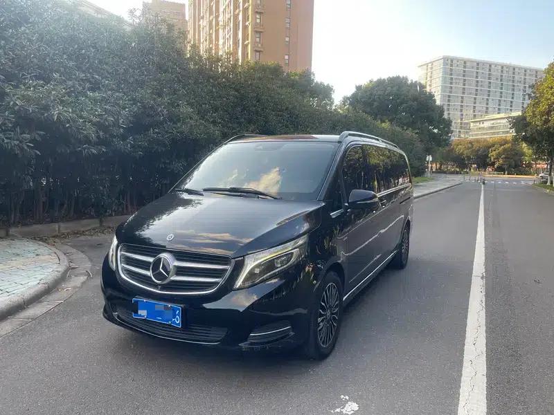 Mercedes-Benz V-Class 2018 V 260 L Premium Extended Edition (China V Emission Standard) — миниатюра 1