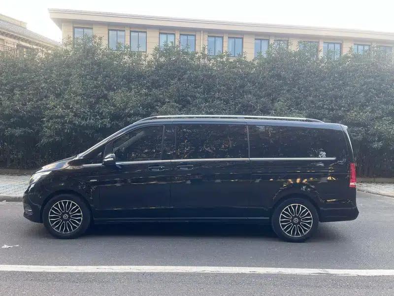 Mercedes-Benz V-Class 2018 V 260 L Premium Extended Edition (China V Emission Standard) — миниатюра 4