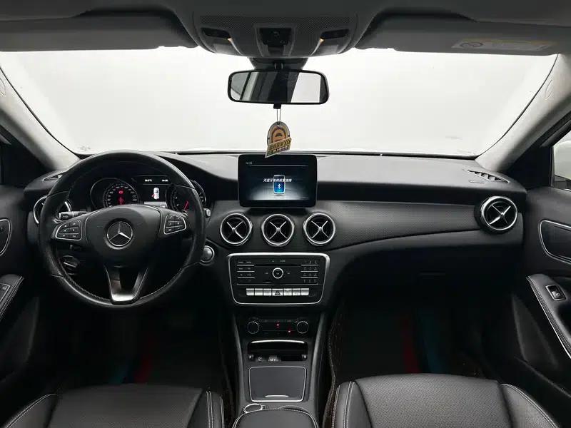 2017 Mercedes-Benz GLA 200 Dynamic — миниатюра 14