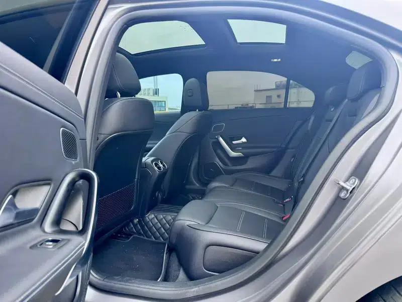 2024 Mercedes-Benz A-Class AMG A 35 L 4MATIC — миниатюра 9