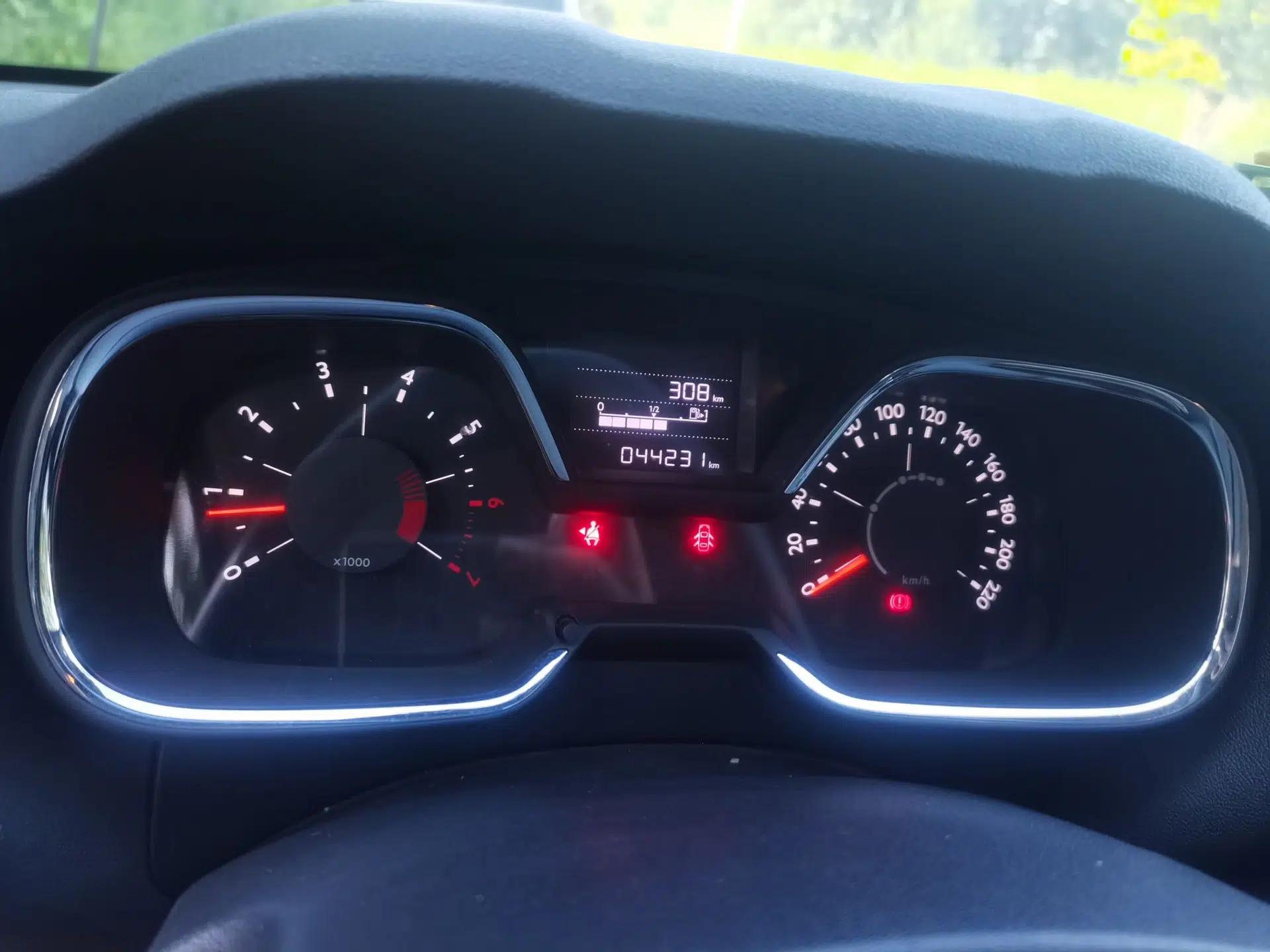 Citroen C4 Sega 2018 1.6L Manual Comfort Model — миниатюра 12
