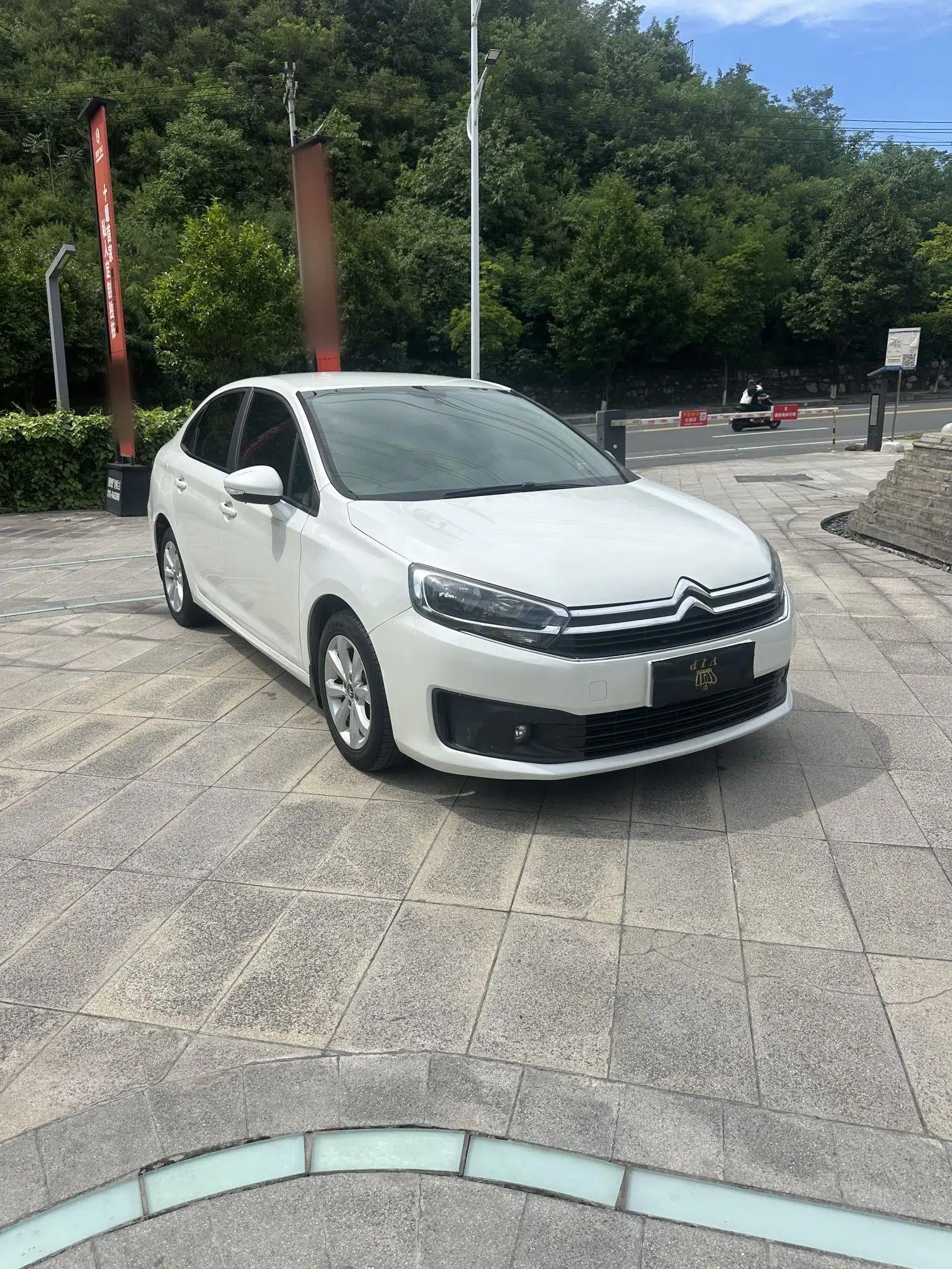 Citroen C4 Sega 2016 1.6L Manual Comfort Model — миниатюра 13