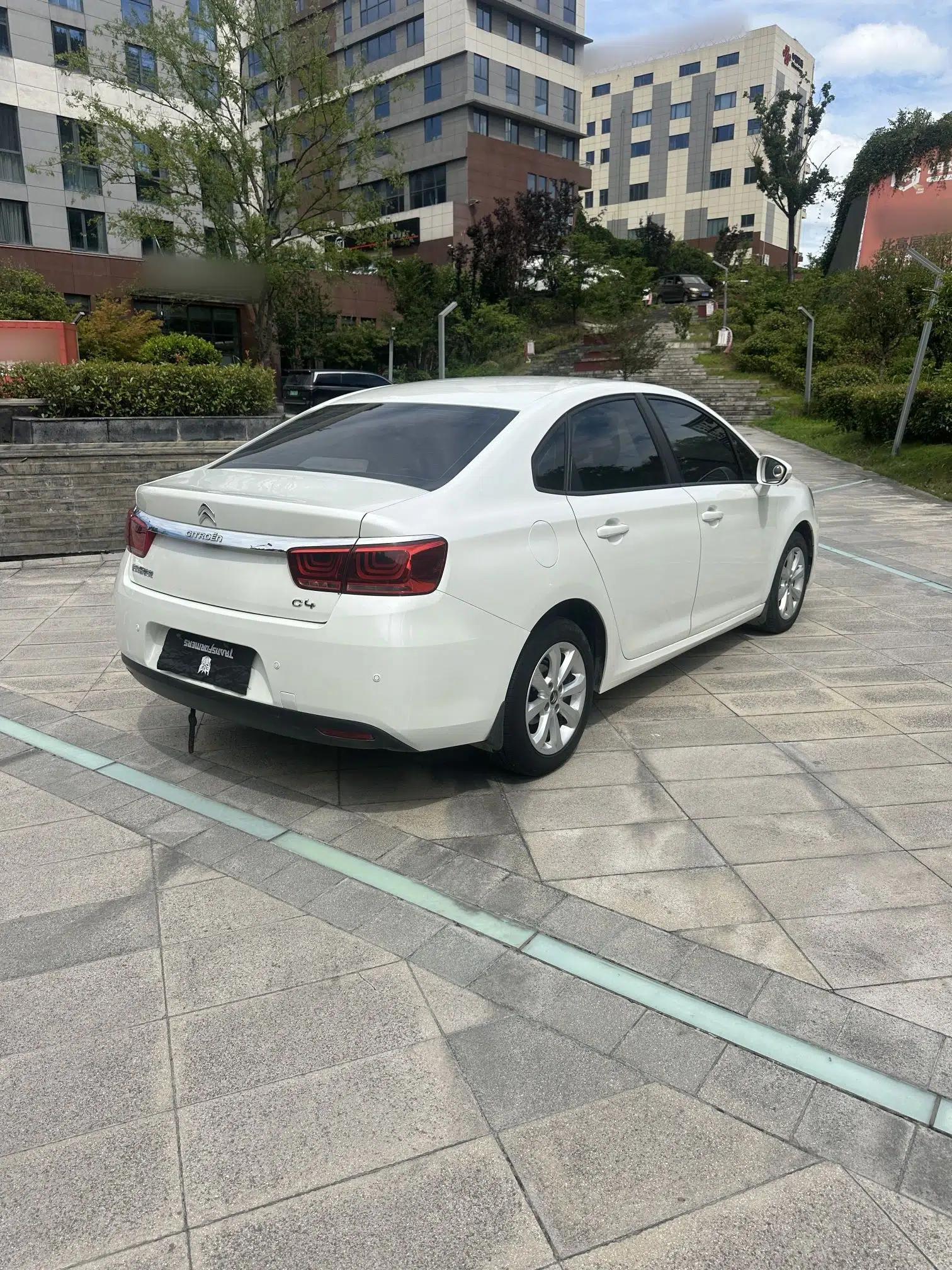 Citroen C4 Sega 2016 1.6L Manual Comfort Model — миниатюра 15