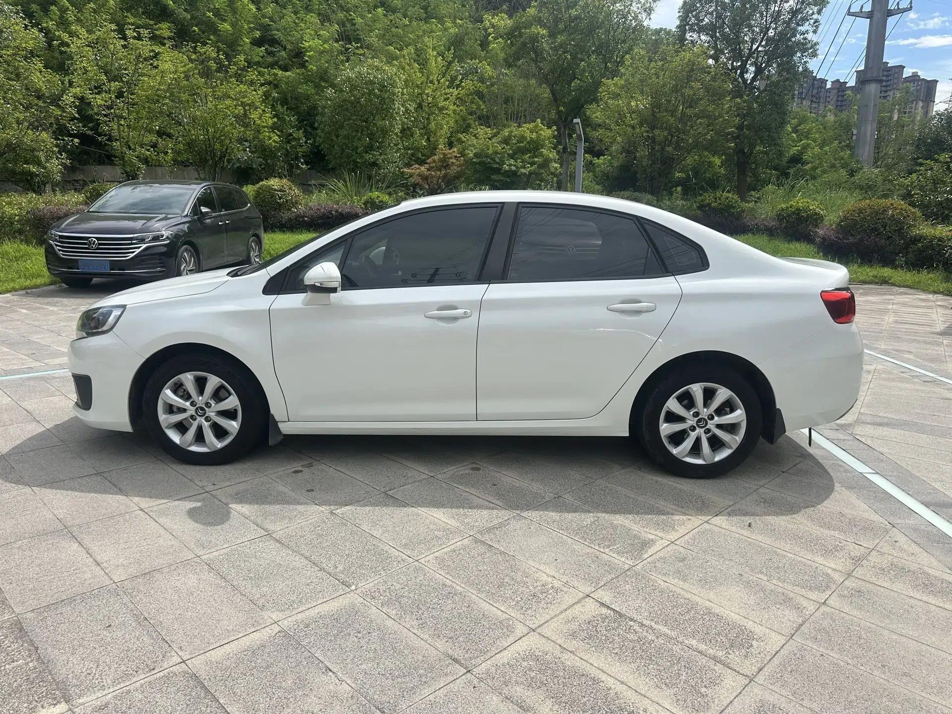 Citroen C4 Sega 2016 1.6L Manual Comfort Model — миниатюра 17