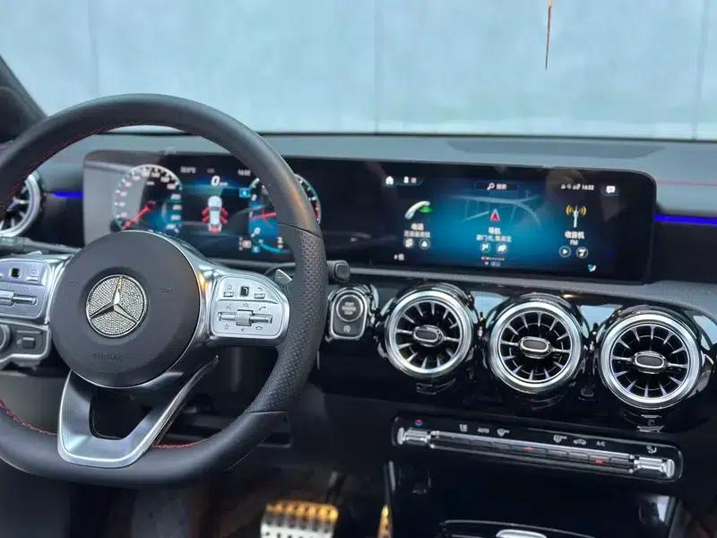 Mercedes-Benz CLA (Imported) 2021 CLA 200 Four-Door Coupe — миниатюра 21
