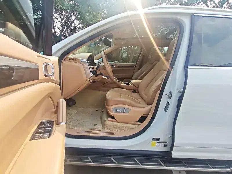 Cayenne 2014 Cayenne Platinum Edition 3.0T — миниатюра 13