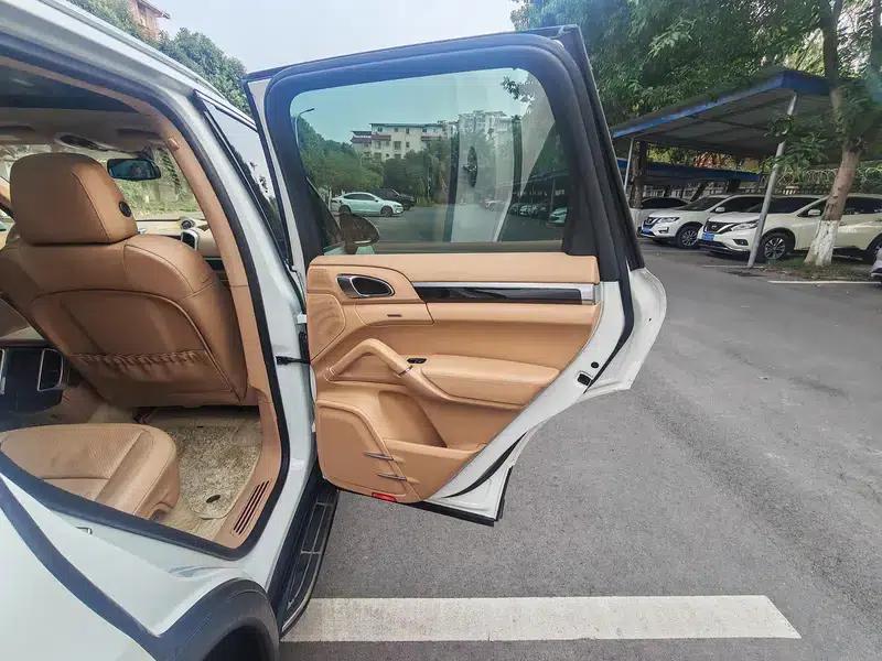 Cayenne 2014 Cayenne Platinum Edition 3.0T — миниатюра 17