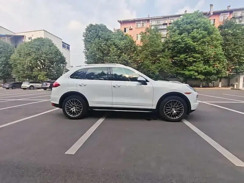 Cayenne 2014 Cayenne Platinum Edition 3.0T — миниатюра 8