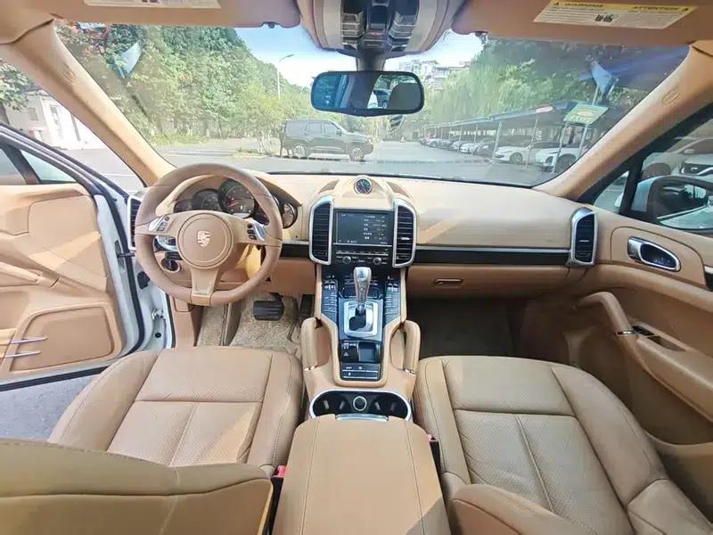Cayenne 2014 Cayenne Platinum Edition 3.0T — миниатюра 9