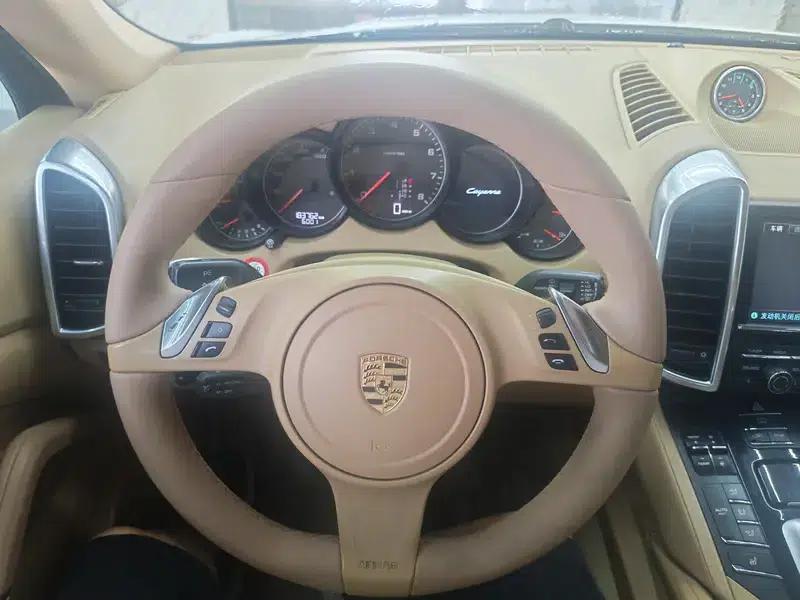 Cayenne 2014 Cayenne Platinum Edition 3.0T — миниатюра 10