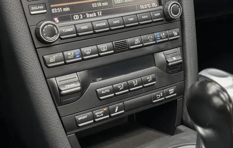 2010 Porsche 911 Carrera 3.6L — миниатюра 11