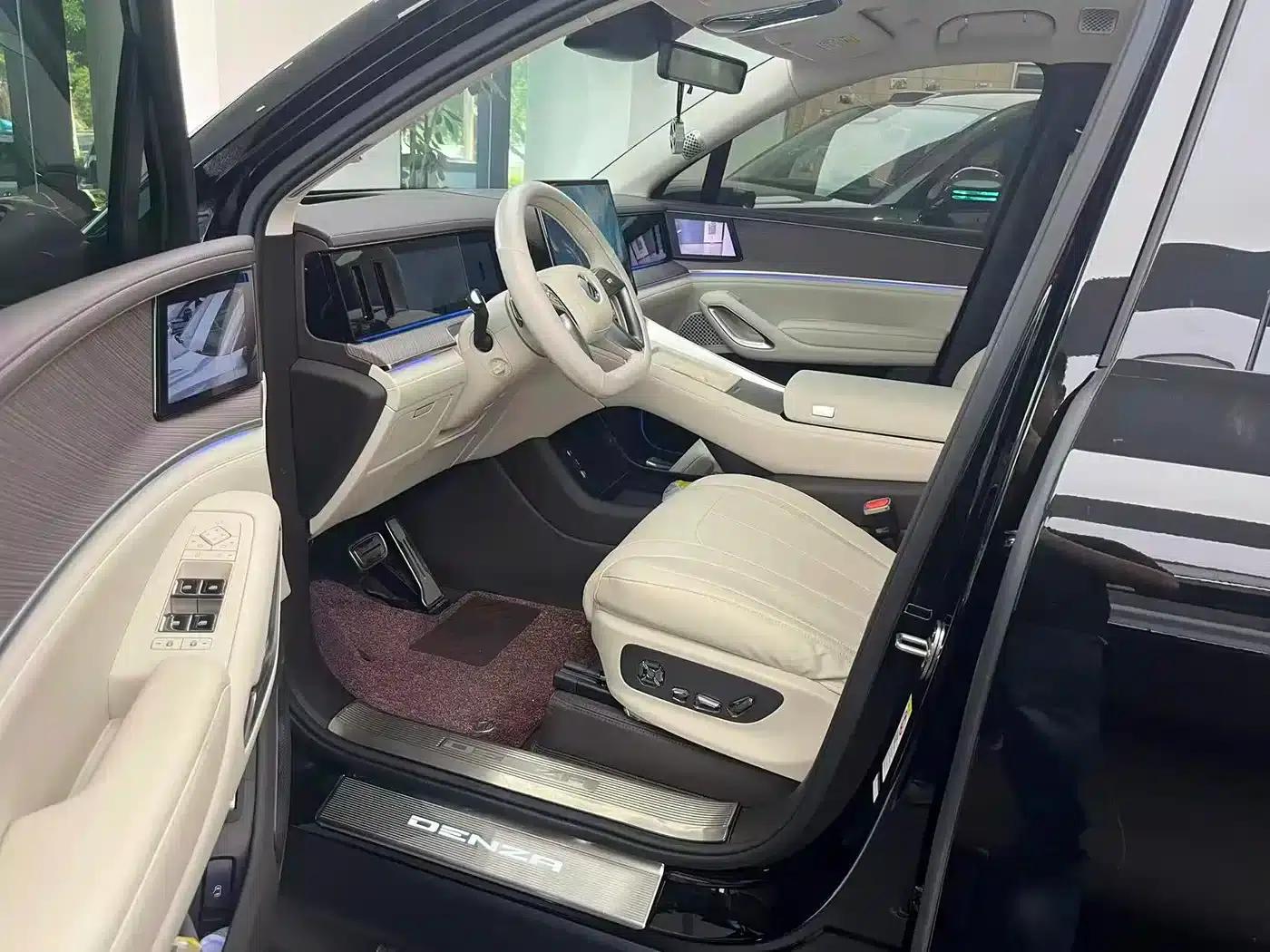 Denza N9 2025 Flagship Edition — миниатюра 2