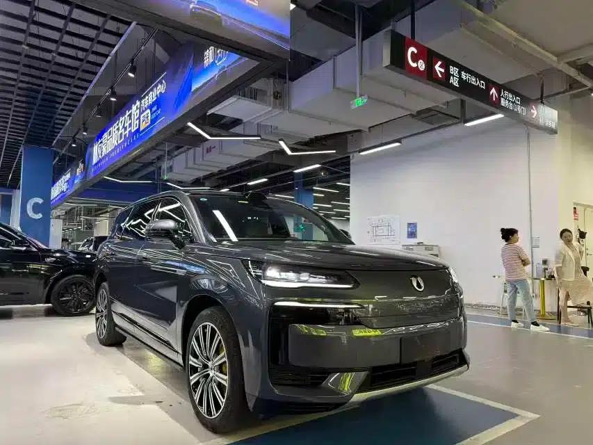Denza N9 2025 Flagship Edition — миниатюра 3