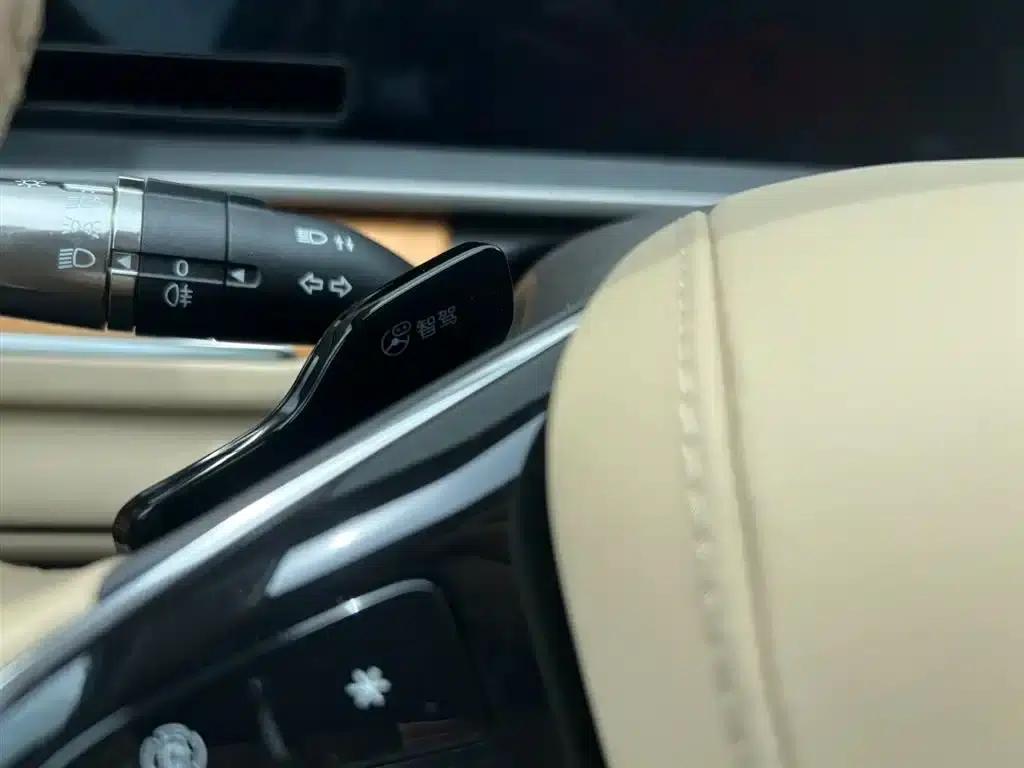 Denza N7 2024 630 AWD Intelligent Driving Max Edition — миниатюра 14