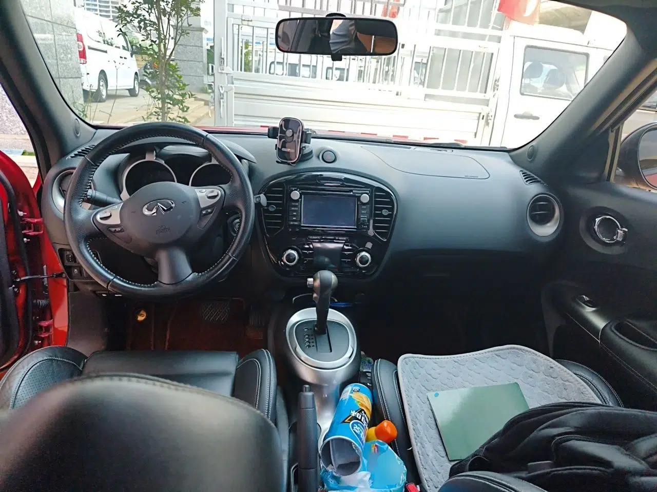 Infiniti ESQ 2014 1.6L Luxury Edition — миниатюра 9