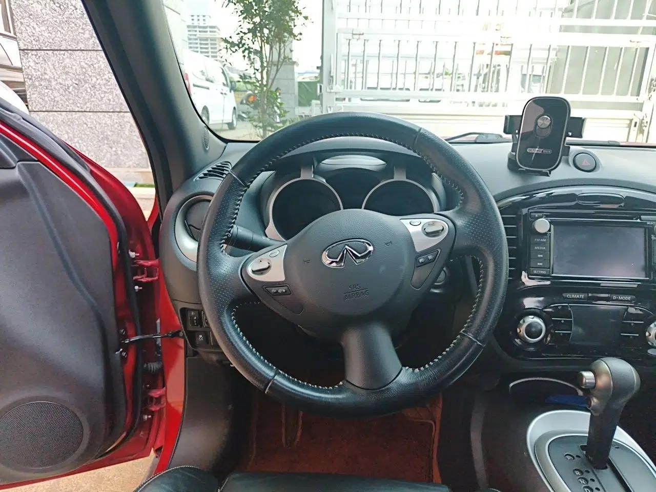 Infiniti ESQ 2014 1.6L Luxury Edition — миниатюра 10