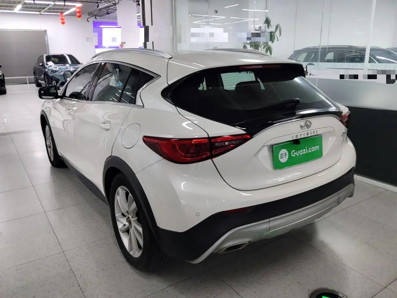Infiniti QX30 2017 1.6T Two-Wheel-Drive Sport Edition — миниатюра 4