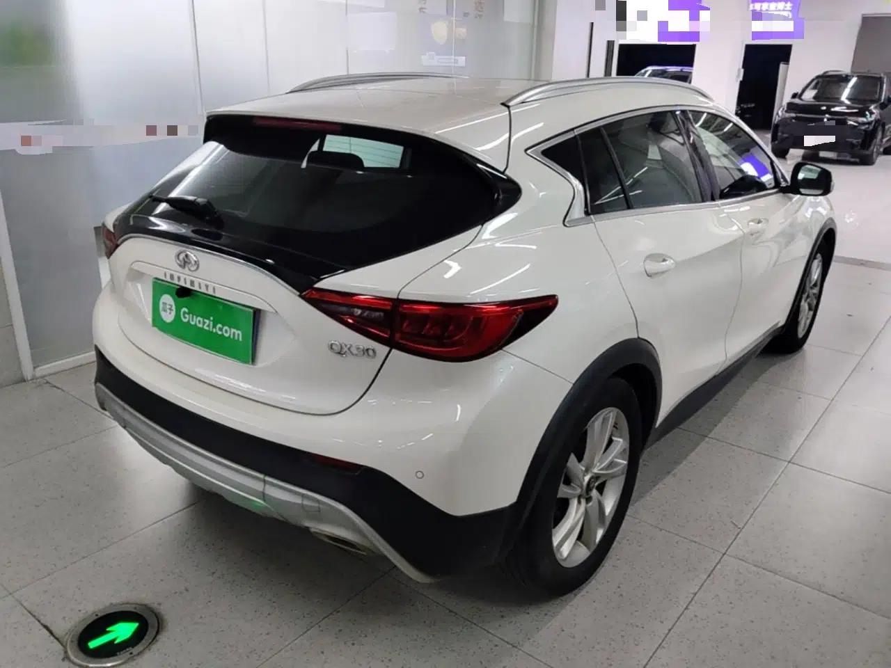 Infiniti QX30 2017 1.6T Two-Wheel-Drive Sport Edition — миниатюра 6