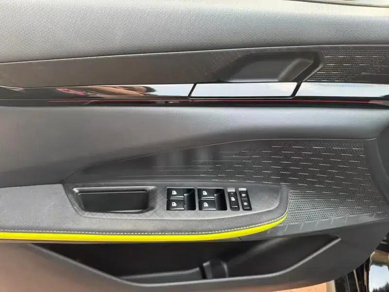 Changan UNI-V 2022 1.5T Sport Edition — миниатюра 11