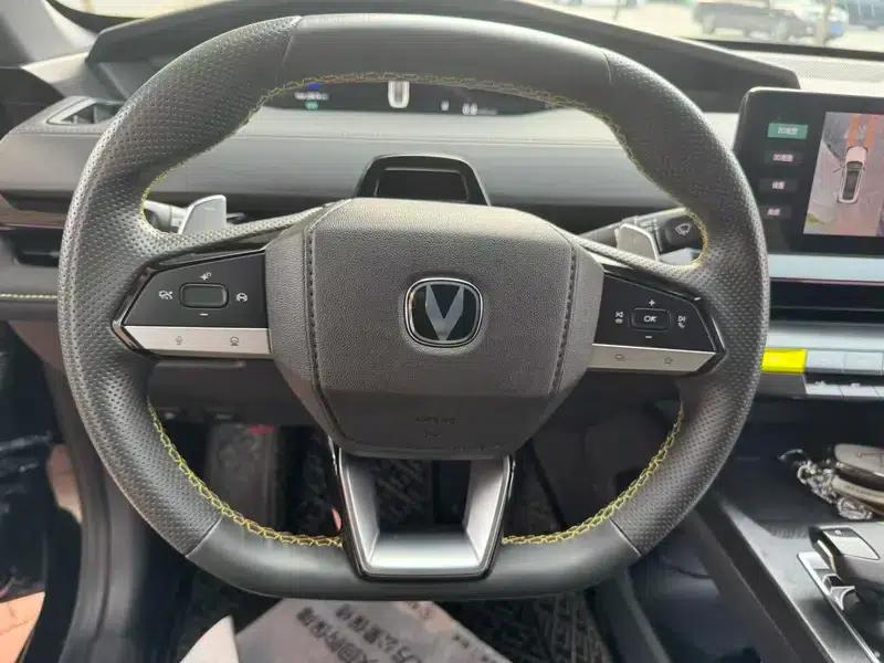 Changan UNI-V 2022 1.5T Sport Edition — миниатюра 16