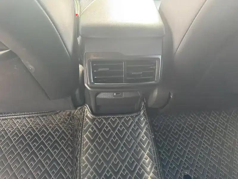 Changan UNI-V 2022 1.5T Sport Edition — миниатюра 7