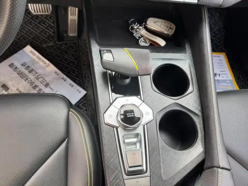 Changan UNI-V 2022 1.5T Sport Edition — миниатюра 10