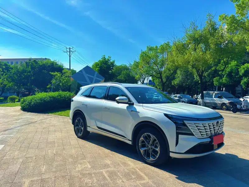 Changan CS75 PLUS 2025 Fourth Generation 1.5T New Blue Whale Smart Flagship Edition — миниатюра 3
