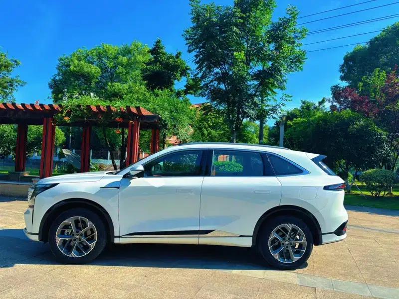 Changan CS75 PLUS 2025 Fourth Generation 1.5T New Blue Whale Smart Flagship Edition — миниатюра 4