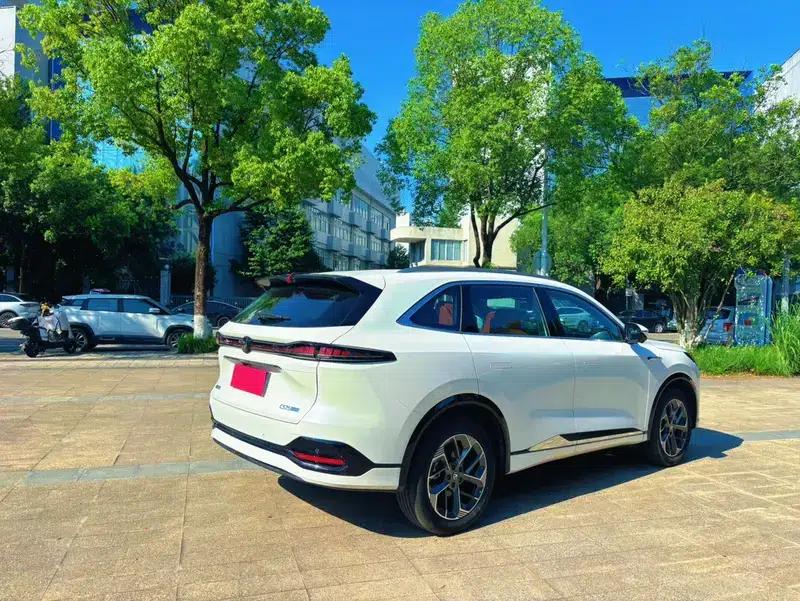 Changan CS75 PLUS 2025 Fourth Generation 1.5T New Blue Whale Smart Flagship Edition — миниатюра 7
